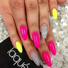We love the combination of this nail art. 35 Really Chic Pink Nail Designs 2017