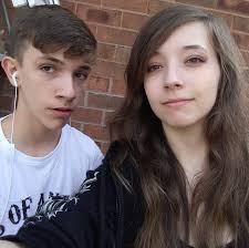 Does anyone have this problem? The pads have become  wrinkled,sensitive,ichy, one has cracked. There was no contact with  chemicals, I do not use any new cosmetics.