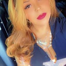 Stephanie Teets's Instagram, Twitter & Facebook