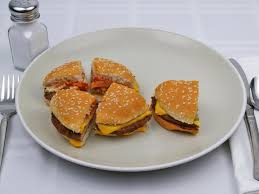 Without the bun , this sandwich has 330 calories , 18 grams of fat, 9 grams of carbs, and 34 grams of protein. Calories In 1 25 Burger S Of Mcdonald S Quarter Pounder Cheese