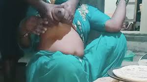 Roti Banate Samay Jor Se Dhakka Lagaya Ek Sath Do Kam: CEI Porn feat. Bihar