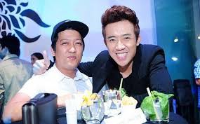 Thay thế cho người bạn đồng hành cùng trấn thành hai mùa trước là danh hài việt hương. TrÆ°á»ng Giang Láº§n Ä'áº§u Len Tiáº¿ng Vá» Má»'i Hiá»m Khich Ngáº§m Vá»›i Tráº¥n Thanh Trong Lang Hai Viá»‡t