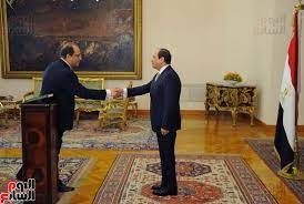 وزير المخابرات المصري عباس كامل لدى اجتماعه مع يحيى السنوار رئيس المكتب السياسي لحركة حماس في قطاع غزة يوم الاثنين. Ù†Ù†Ø´Ø± Ø§Ù„Ø³ÙŠØ±Ø© Ø§Ù„Ø°Ø§ØªÙŠØ© Ù„Ù„ÙˆØ§Ø¡ Ø¹Ø¨Ø§Ø³ ÙƒØ§Ù…Ù„ Ø±Ø¦ÙŠØ³ Ø¬Ù‡Ø§Ø² Ø§Ù„Ù…Ø®Ø§Ø¨Ø±Ø§Øª Ø§Ù„Ø¹Ø§Ù…Ø© Ø§Ù„ÙŠÙˆÙ… Ø§Ù„Ø³Ø§Ø¨Ø¹