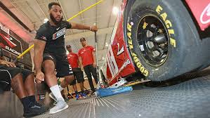 She played basketball for norfolk state university on a full scholarship and had no interest in nascar until she heard there. College Athletes Join Drive For Diversity Pit Crew Program Nascar Com