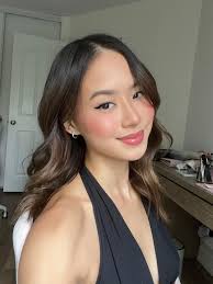 Do I have one? 24/F : r/Doppleganger