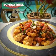 Ohoxln3lia32fm This famous chaat house in bohri bazaar has been serving the most perfect chaats for more than 40 years.