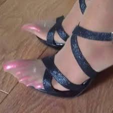 Lo que las hace atractivas es que son largas. Unas Largas De Los Pies Muy Maquilladas Fotos De La Extrana Moda Que Es Rechazada En Las Redes Guioteca