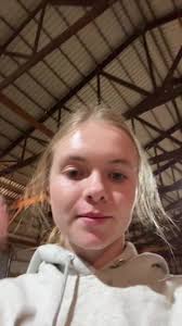 Of course Howard gets treats too!🐴 #horse #horses #horsesoftiktok  #horsesontiktok #horsetreats #treats #fun #fyp