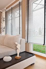 Pin Von M3e Thomas Van Kessel Auf Jalousien Wohnzimmer Modern Vorhange Wohnzimmer Moderne Wohnzimmer Vorhange