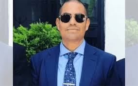 Abogado es ejecutado dentro de su vehículo