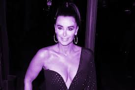 The real housewives of beverly hills star gave people a private tour of her dining room, media room,. Kyle Richards Bel Air Home Still For Sale And For Rent Style Living