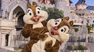 Meet Chip and Dale | Disneyland Paris
