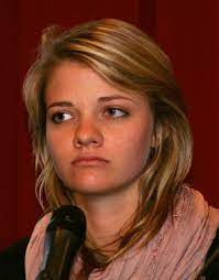 Emma charlotte duerre watson (born 15 april 1990) is an english actress and activist. Jessica Watson Wikipedia