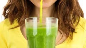 Manfaat jus seledri tidak hanya melepas dahaga, minuman ini juga memberikan banyak manfaat yang bagus penasaran apa saja manfaat dan kandungan gizi daun seledri untuk tubuh? Manfaat Minum Jus Seledri Mencerahkan Membasmi Jerawat Dan Bikin Wajah Awet Muda