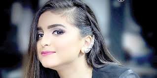ونشرت السابر عبر حسابها الشخصي على موقع إنستقرام صورة لابنتها وهي. Ø­Ù„Ø§ Ø§Ù„ØªØ±Ùƒ ØªØªØµØ¯Ø± Ø§Ù„ØªØ±ÙŠÙ†Ø¯ ÙˆÙ…Ø±ÙŠÙ… Ø­Ø³ÙŠÙ† ØªÙ‡Ø§Ø¬Ù…Ù‡Ø§ ÙˆØªØªÙƒÙÙ„ Ø¨Ø¯ÙØ¹ Ø¯ÙŠÙˆÙ† Ù…Ù†Ù‰ Ø§Ù„Ø³Ø§Ø¨Ø± ØµÙˆØª Ø§Ù„Ø£Ù…Ø©