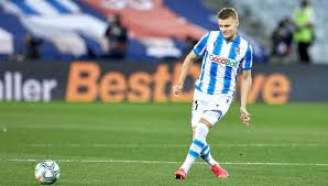 Martin odegaard, right, has featured for real madrid in la liga and the champions league this season. Odegaard And The Catalog Of Solutions That His Arrival At Real Madrid Brings Junipersports
