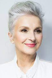 After that comes the top portion of the hair, long, layered, spikey at some places. 95 Incredibly Beautiful Short Haircuts For Women Over 60 Lovehairstyles