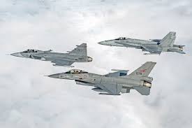 Which is … перевести эту страницу. Pilots Of 7 Rival Fighter Aircraft Types Describe Dogfights Against F 16s Hush Kit