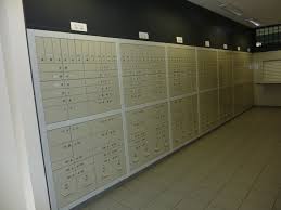 D'autres confondent même les codes postaux avec la boîte postale (b.p ou p.o box en anglais) . Boite Postale Wikipedia