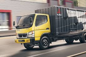 Cuting stiker truk canter kuning cutting stiker di denpasar bali. Mitsubishi Fuso Banyak Disebut Kepala Kuning Padahal Ini Faktanya Gridoto Com