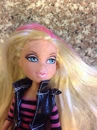 Bratz Doll Jeans Long Highlighted Blonde Hair Blue Eyes Light Skin Blonde Hair Blue Eyes Blonde Hair With Highlights Bratz Doll