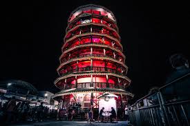 Ia menjadi mercu tanda bandar teluk intan sejak beberapa lama. Menara Condong Teluk Intan Karte Perak Malaysia Mapcarta
