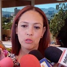 Elisa Borjas's Instagram, Twitter & Facebook