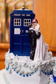 31 Geeky Wedding Cake Toppers Geek Wedding Cake Geeky Wedding Wedding Cake Toppers