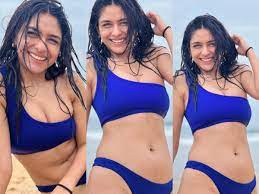 HOT! Mrunal Thakur Shows Off Sexy Curves in Revealing Bikini, Wows Fans  With Bold Avatar 
