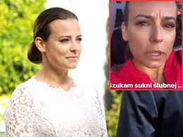 Zdesperowana Mucha szuka taniej sukni ślubnej! Może być stara i podarta!