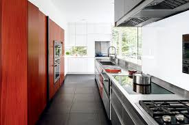 Une Maison Ouverte Sur L Exterieur Les Idees De Ma Maison Kitchen Cabinets Home Kitchen