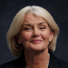 Robyn Broughton's Instagram, Twitter & Facebook