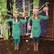 Make a prickly cactus costume for a toddler. Kaktus Kostum Selber Machen Cactus Costume Diy Cactus Costume Halloween Diy