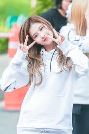 Sana Twice 180820 Isac 2018 Kpop Girls Korean Girl Minatozaki Sana