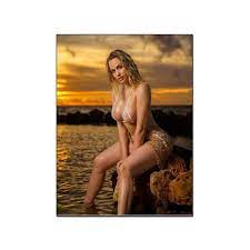 Amazon.com: Sexy Big Boobs Hot Actress Babes Wall Canvas Art Mia Malkova  Posters Vintage Painting Print Man Love Canvas Painting Posters And Prints  Wall Art Pictures for Living Room Bedroom Decor 16x20inch(40x51: