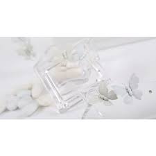 Su bomboniereshop, tante idee bomboniere originali ed economiche per il battesimo. Giochi Di Luce E Cristalli Per Le Bomboniere Debora Carlucci Bomboniere E Confetti Casa E Gioielli