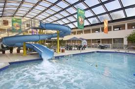 Kahler Apache Rochester Mayo Clinic Area Rochester Minnesota Located Just Off Route 52 This Hotel Is 2 7 Km From The Mayo Clinic Water Park Hotel Hotel Pool