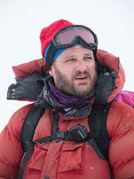 Jon krakauer, portrayed by michael kelly, middle, in the film everest, with jake gyllenhaal, left, as scott fischer, and josh brolin. Everest Cast Stood In For Real Climbers
