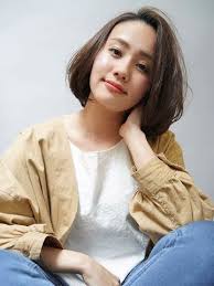 無造作かきあげボブ 30代 40代におすすめビジネス オフィス ナチュラル クールミディアムボブ かきあげ前髪 茶髪 ブラウン グレイカラー 白髪染めマーメイドアッシュ ヘアサロン予約 ozmallビューティ ボブ 30代 かきあげ前髪 ヘアサロン