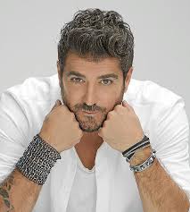 Antonio Orozco condensa su obra en 'Único', con el que visitará el  Auditórium de Palma