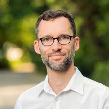 Spitzenvater 2019“: Was Insa Thiele-Eich zum umstrittenen Preis für ihren  Mann sagt