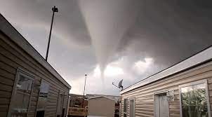Fairdale, il apr 9 2015 clem thought this tornado was going to go past his house. Ciudad Stadt Cidade Gif On Gifer By Saithidar