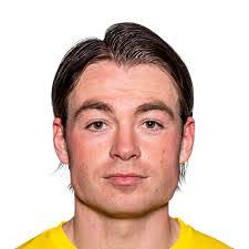 Faye Lund's Instagram, Twitter & Facebook