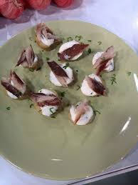 Jumatate de kilogram de ceapa jumatate de lingura de unt o lingura faina apa sare piper ulei. Star Chef Reteta Lui Nicolai Amuse Bouche Facebook