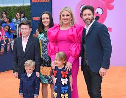 The singer and tv host has been ordered to pay brandon blackstock nearly $200,000 per month. Kelly Clarkson Cherishes Time With Kids Amid Getting Primary Custody Hollywood Life