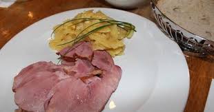 Das Badische Gericht Mit Rezept Zum Nachkochen Stammt Vom Gasthaus Jagerstuble In Oberharmersbach In Der Ferienregion Brande Essen Schaufele Frankische Kuche