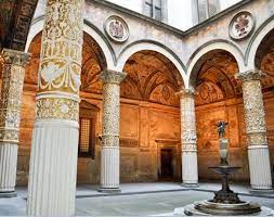 It was built at the turn of the 14th century as the palazzo de popolo or the 'palace of the people'. Kering Unterstutzt Die Restaurierung Des Florenzer Palazzo Vecchio News Industrie 1270778