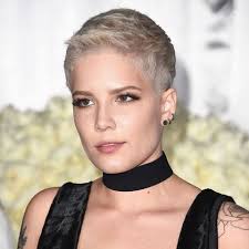 Many brands today release a series of short haircuts for women with thin hair should solve the problem of flat and dull looks. 9 Best Haircuts For Thin Hair How To Make Thin Hair Look Thicker