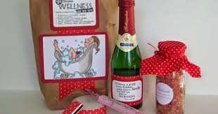 Wellnessgeschenke eignen sich wunderbar als weihnachtsgeschenk oder geburtstagsgeschenk für die schwester oder die beste freundin. Wellness Fur Die Frau Geschenke Geschenke Zum 40 Geschenkideen