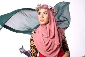 Günlük şal bağlama | hijab tutorial. Ozel Gunler Icin Modern Sal Baglama Modelleri Resim 1